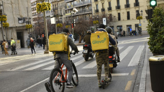 Според El País Социалното осигуряване испанският орган събиращ осигуровки изплащащ