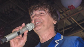 Бомба е била хвърлена в къщата на популярния сръбски и