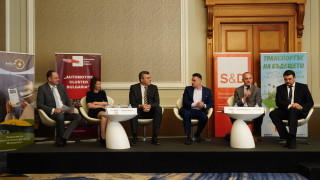 Властта се качва на електромобили?