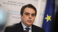 Асен Василев гласува за нормален живот и европейски доходи