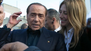 Бившият премиер на Италия Силвио Берлускони обяви че ще се
