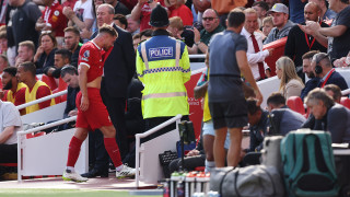 Червеният картон на Алексис Мак Алистър от Ливърпул получен по