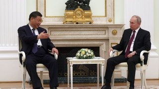 Китайският лидер Си Дзинпин пристигна в Москва в понеделник за
