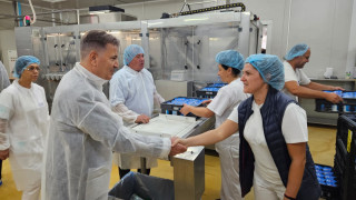 Този месец ще има ново увеличение на заплатите на служителите