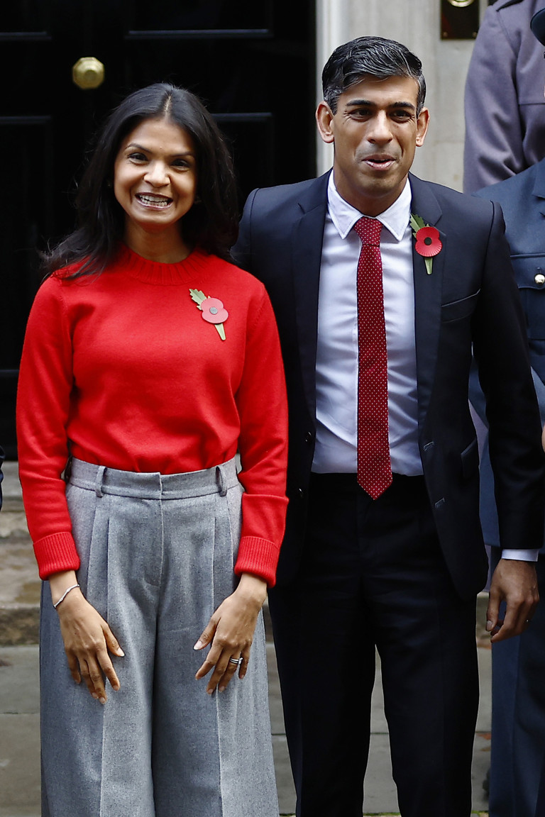 Риши Сунак със брачната половинка си