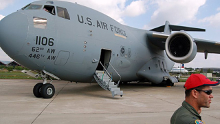 Купуваме с натовски държави общи самолети C-17