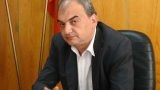 Полицейски началник изхвърли ордените си пред централата на МВР
