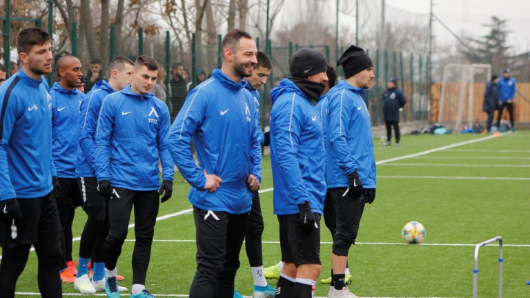 Левски с три тренировки в Сандански