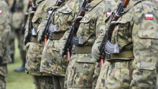Полша финансира най силната сухопътна армия в Европа чрез дълг при