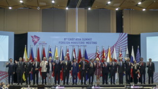 Американски дипломат е предал писмо за лидера на КНДР Ким