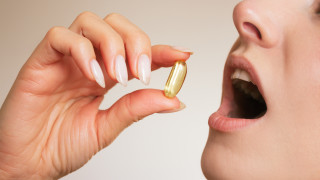 Освен чрез диета и физически упражнения един от начините да