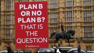 Бившият посланик на Обединеното кралство в ЕС Марк Роджърс обвинява бивши