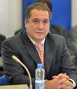 Бинев поема спортната комисия в парламента, Борислав Борисов - културната