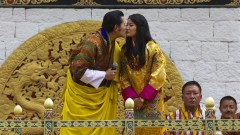 Защо кралското семейство на Бутан три месеца пази в тайна името на новия принц