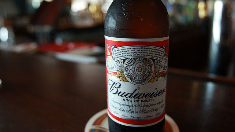 Патриотизъм: Известната бира Budweiser сменя името си на America