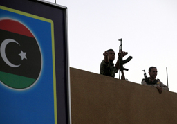 13 убити военни в Либия 