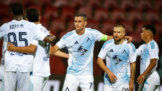 Футболистите на Левски Карл Фабиен и Радослав Кирилов се очаква