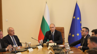 Радев събира министри, синдикати и работодатели да решават проблемите на земеделието