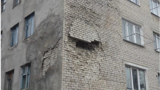 В Ставропол се срина част от стената на общежитие