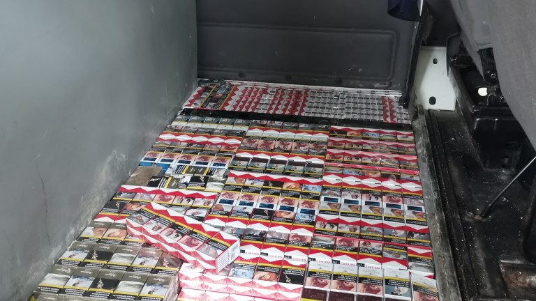 Митничари откриха 16 800 къса (840 кутии) цигари в тайник