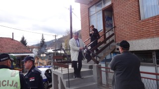 Полицаите в Босилеград се отнасяли с лекарите като с престъпници