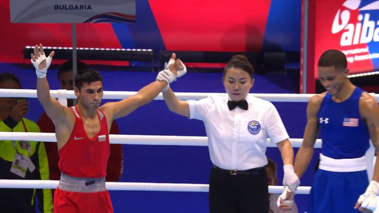 Българският боксьор Даниел Асенов се класира за 1/4-финал на Световното