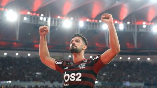 Арсенал е близо до привличането на защитника Пабло Мари от