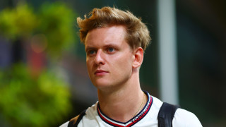 Мик Шумахер ще продължи кариерата си в сериите ИндиКар от