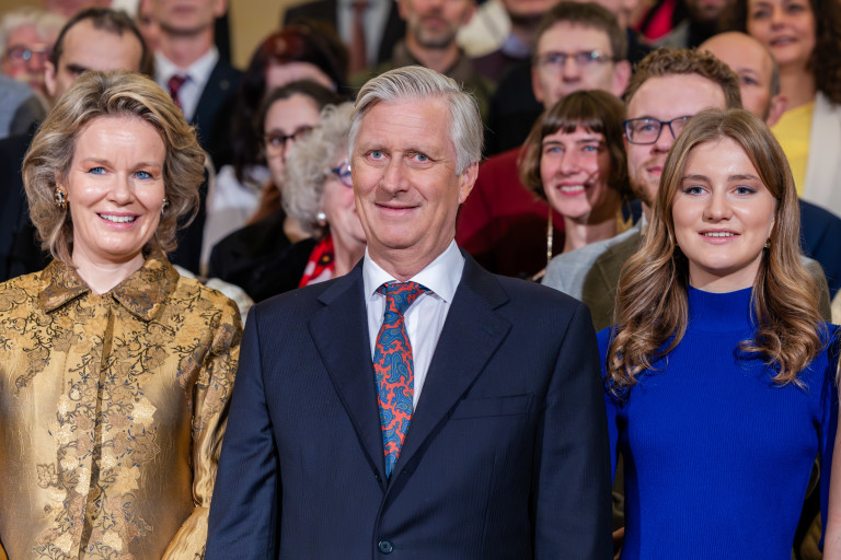 Принцесата с майка си и татко си