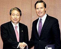 Вашингтон и Сеул не признават КНДР за ядрена държава