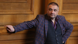 от Има такъв народ и дългогодишен учен от БАН проф