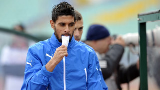 Бившият футболист на Кевин Бру ще продължи кариерата си в