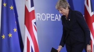 Мей заявила, че подава оставка, ако евроскептиците подкрепят сделката й за Брекзит