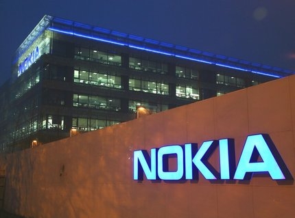 Nokia планира сливане с Alcatel