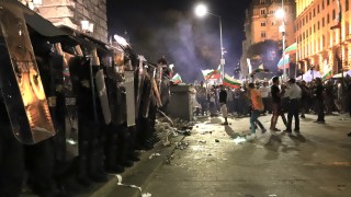 До сблъсъци между полиция и демонстранти в София предаде bTV