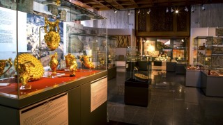 Най известните златни и сребърни съкровища се завърнаха в България След