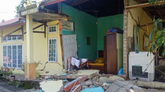 Силно земетресение в Индонезия взе две жертви