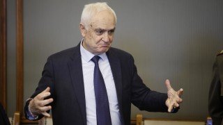 Служебният министър на отбраната Атанас Запрянов коментира пред журналисти след