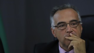 В студиото на БНТ бившият говорител на служебното правителство Антон Кутев