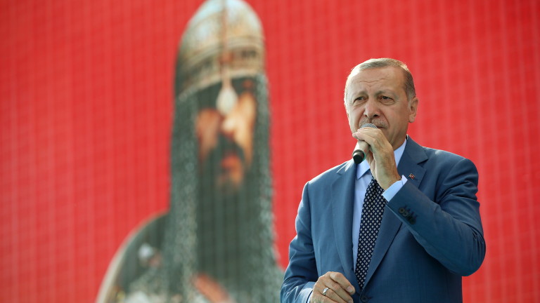 Авторитарният президент на Турция се стреми да създаде изкривена версия