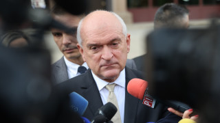 Служебният премиер Димитър Главчев отчете добра работа при преминаването на