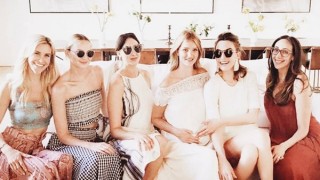 Бременната г-жа Стейтъм направи купон (СНИМКИ)