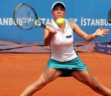 WTA Истанбул: Елена Дементиева - Альона Бондаренко 7:6, 6:2