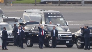 На път за Шотландия Тръмп обяви, че имиграцията убива Европа