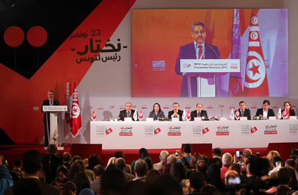 Президентските избори в Тунис се решават на балотаж през декември