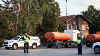 Движението покрай Елин Пелин по път III 105 между Елин Пелин