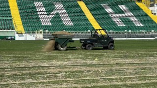 Започна обновяването на тревната настилка на стадиона на Пирин съобщиха