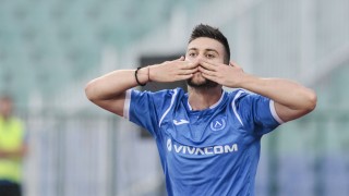 Станислав Костов бе зорко следен от чуждестранни мениджъри в мача