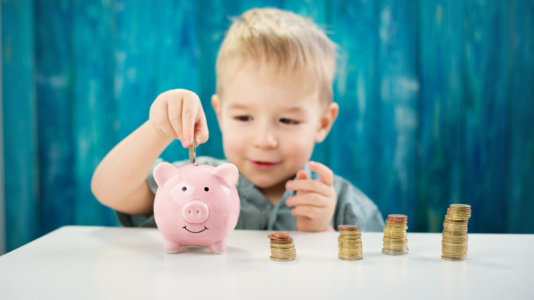 По 300 евро за всяко дете в Германия: от днес парите потичат