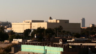 Най малко три ракети паднаха близо до посолството на САЩ в